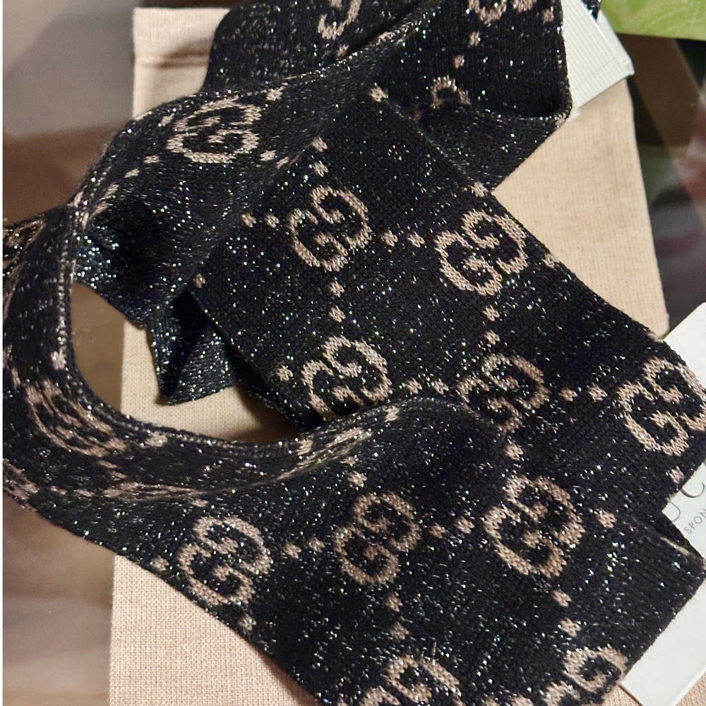 💯🩷Authentic GUCCI Black & Gray metallic shiny lamé shimmer GG Socks - Picture 7 of 13